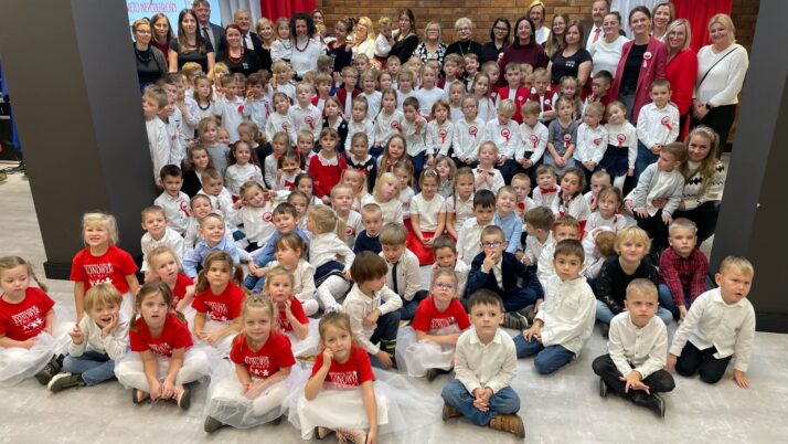 VII Przegląd Piosenek i Tańców Patriotycznych „Jestem Przedszkolakiem – Małym Polakiem”