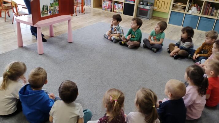 Zajęcia z Panią Jolą z biblioteki