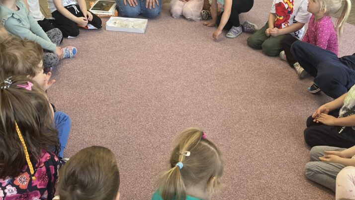 Zajęcia z Panią Jolą z biblioteki