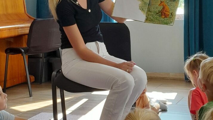 Głośne czytanie dzieciom u Górskich Orłów