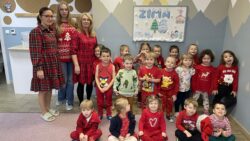 Mikołajki, wycieczka do kina i dzień koloru czerwonego