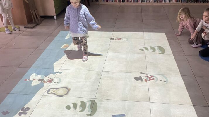 wycieczka do biblioteki w Lulkowie