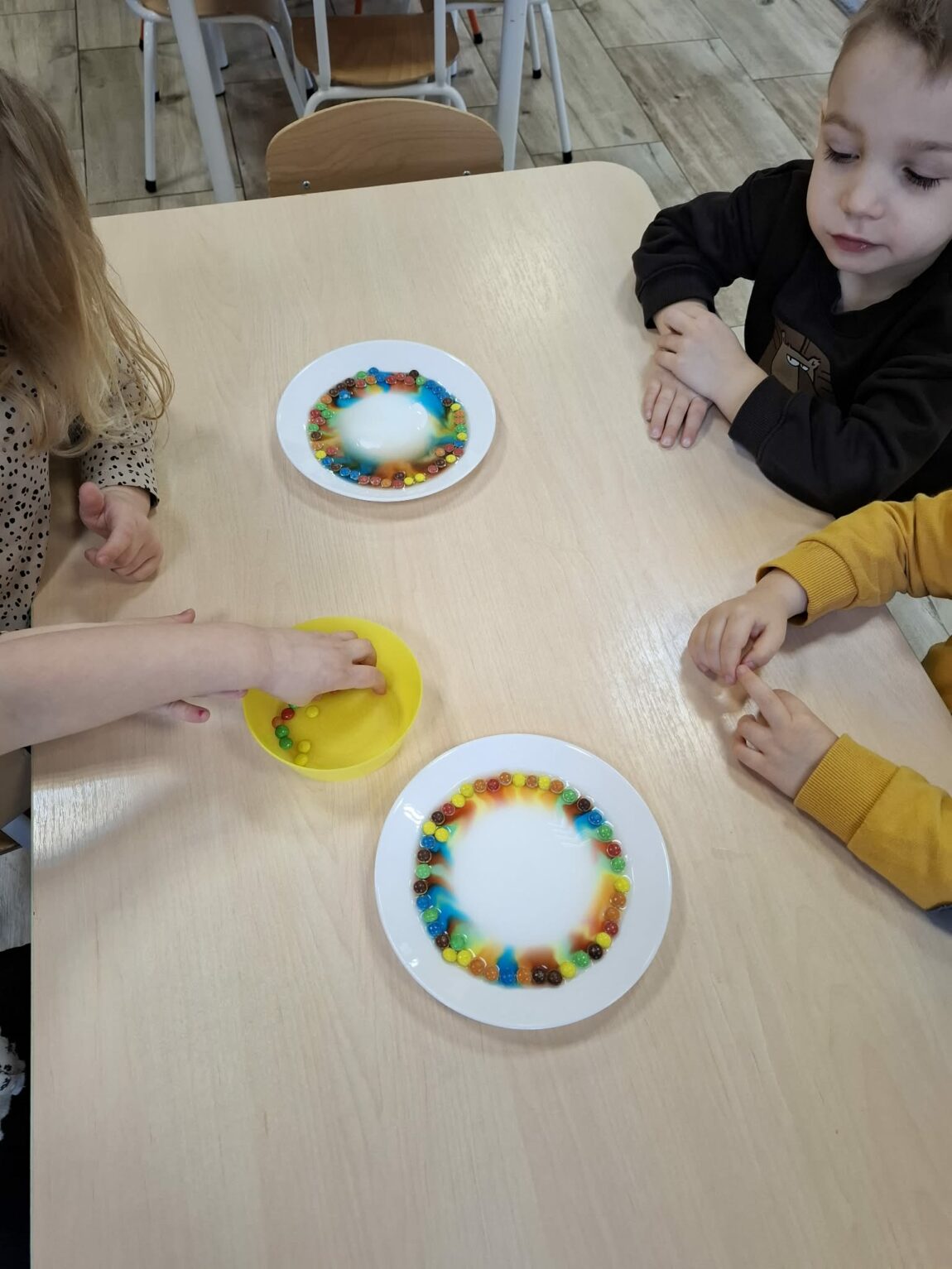 Poznajemy żywioły przez eksperymenty