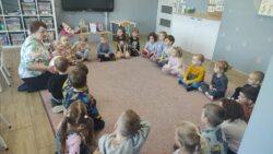 Zajęcia z Panią Jolą z Biblioteki